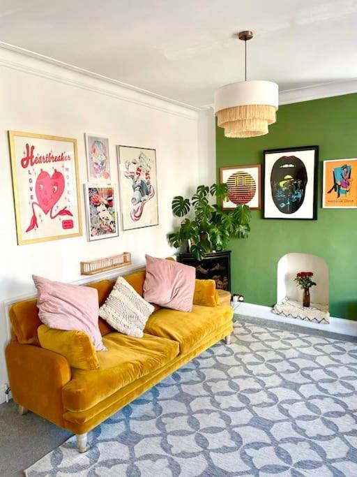 3 Bedroom Spacious Seaside Apartment With Estuary Views Southend-on-Sea Extérieur photo